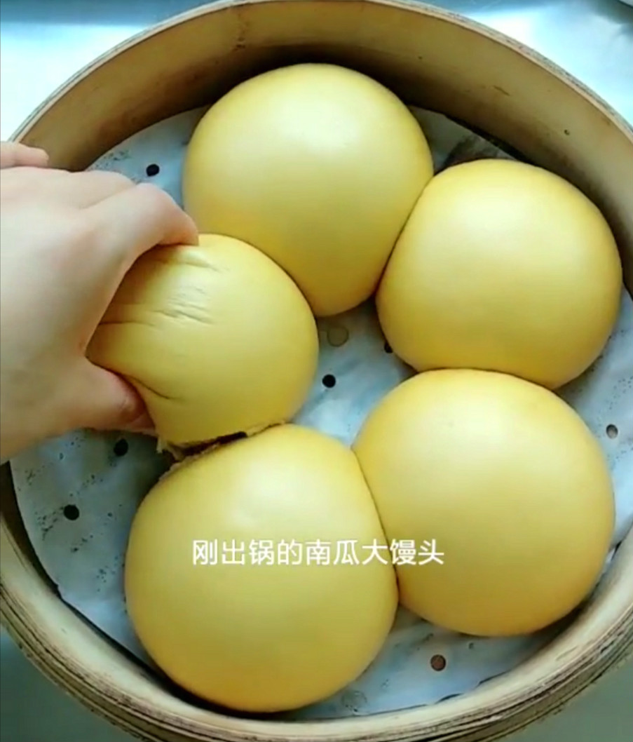 为什么蒸的馒头总感觉不熟,为什么蒸馒头上面一层不熟