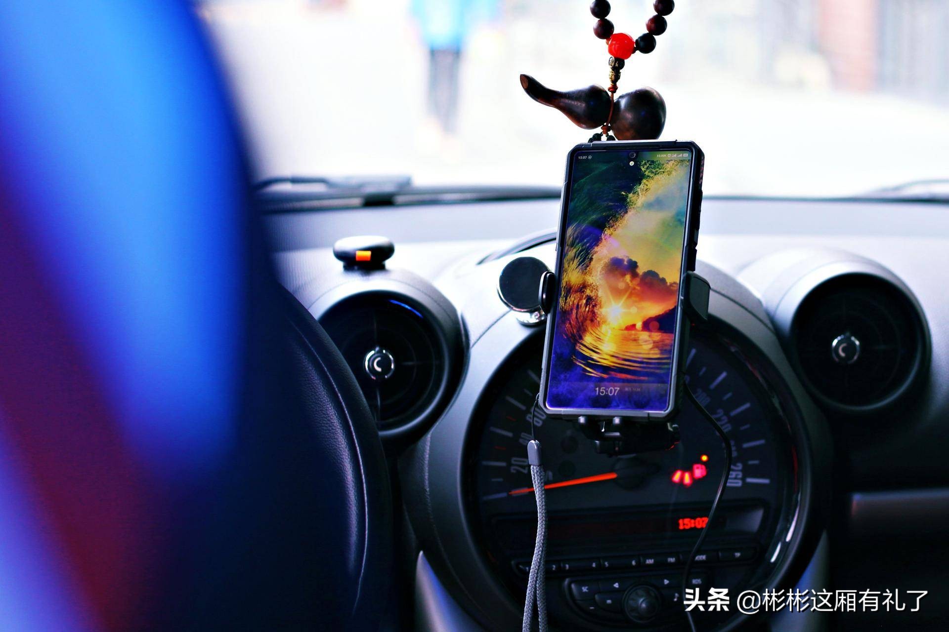 从小坐到大的安全座椅,小到隐形的手机支架