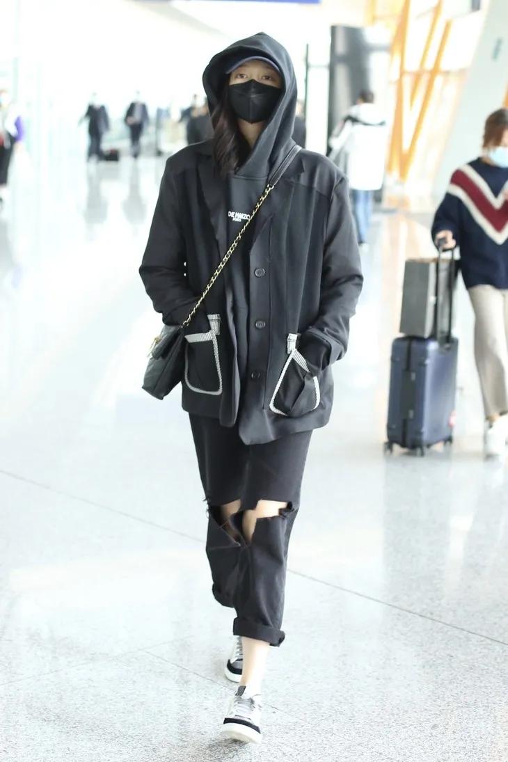 明星们脚上的球鞋，悄悄变贵了