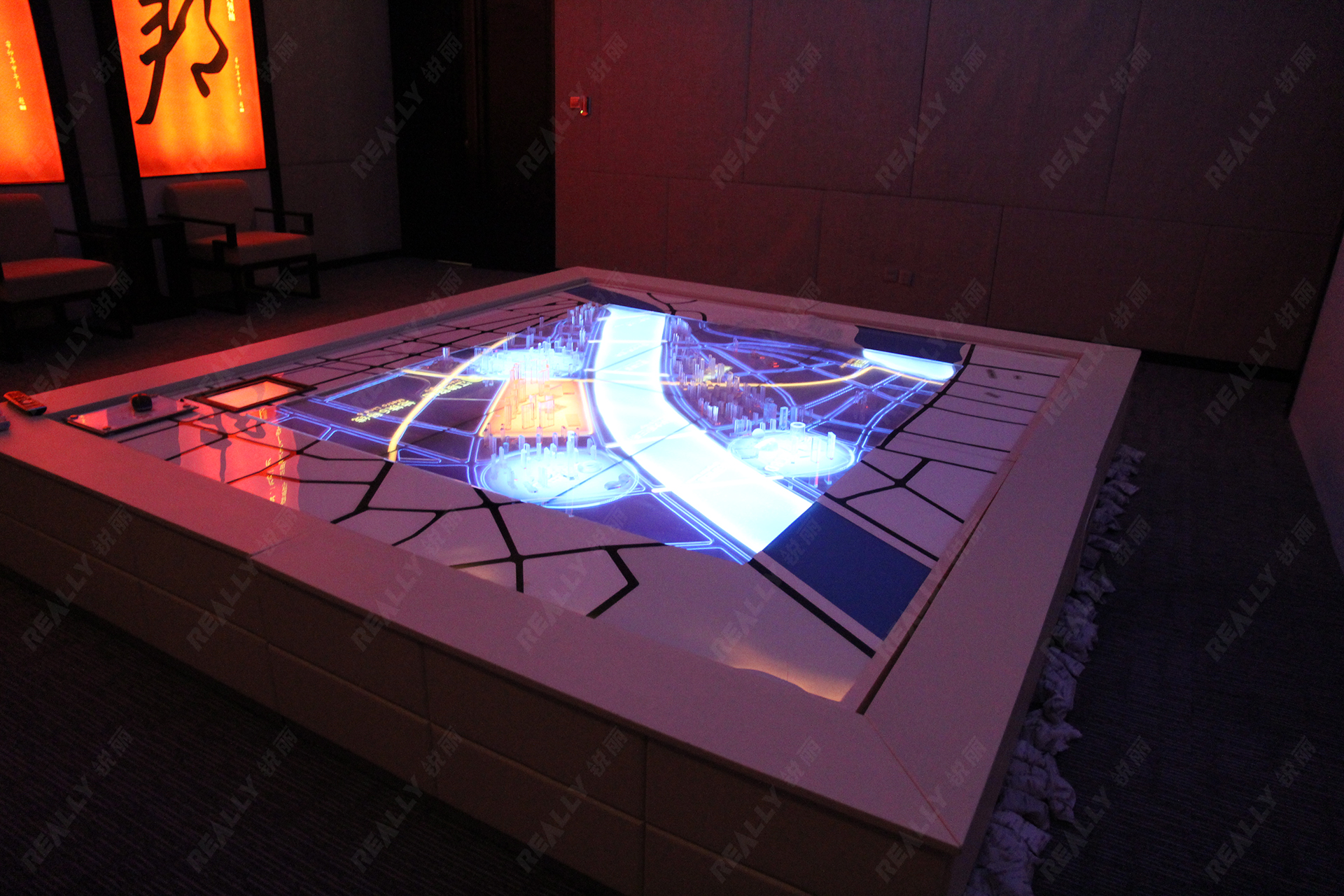 锐丽大屏幕显示器,锐丽大屏幕怎么用