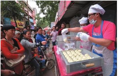 全国2000家门店,年营收超10亿,他把包子铺做成了上市公司