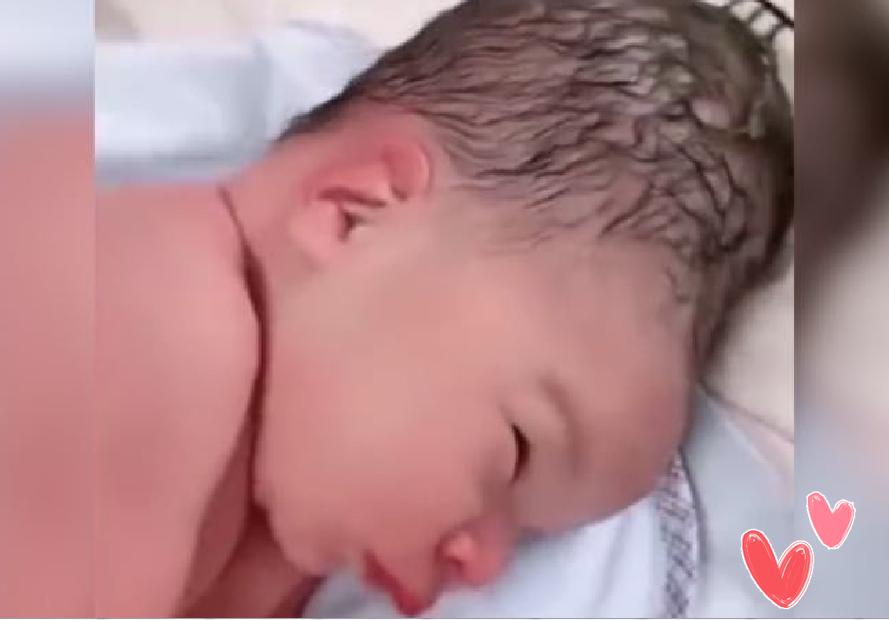 婴儿睡出尖脑瓜怎么办,新生儿脑壳尖