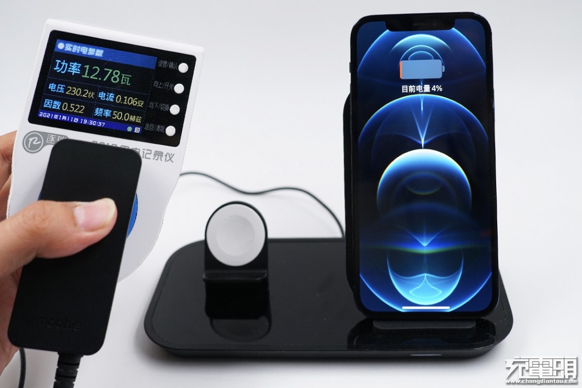 mophie二合一无线充电底座,mophie推出四合一无线充电器