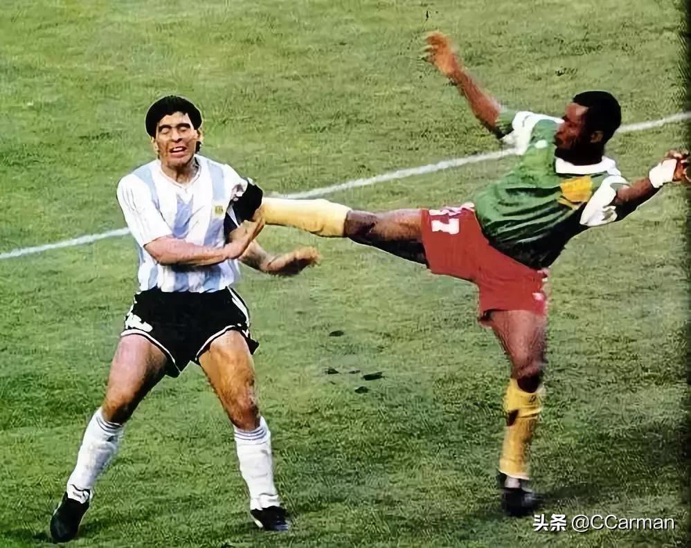 足球“上帝之手”:草根阶层公认史上第一球王,超脱体育政治领袖