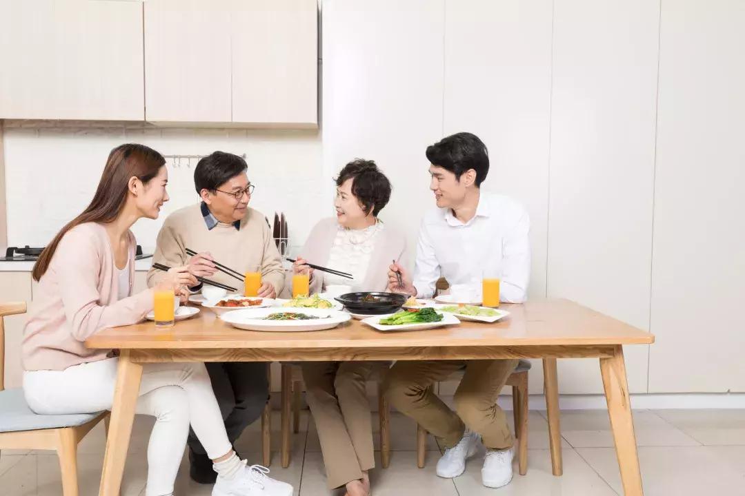 羊肉、香菜、鱼虾……这些传说中的“发物”到底咋回事?