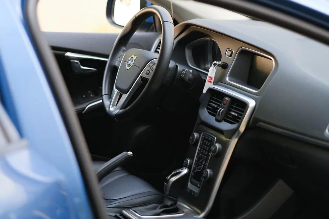 沃尔沃v40二手值得买吗,二手沃尔沃v40值得买吗