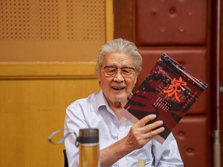 19岁潜伏,63岁饰演姜子牙,“七一勋章”获得者蓝天野有多牛?