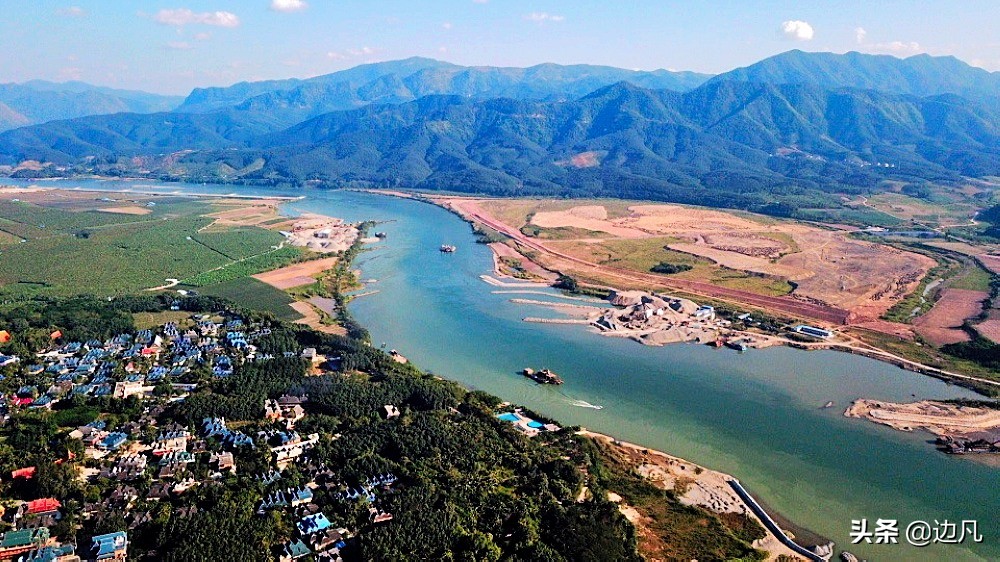 西双版纳澜沧江边美景如画,西双版纳空中夜景
