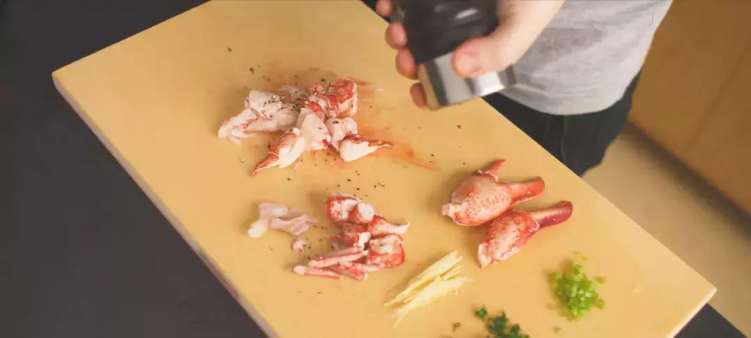 龙虾汤泡饭太美味了,吃龙虾剩下的汤泡饭