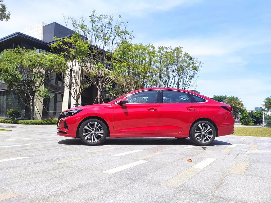 长安逸动plus1.4t马力测试,长安逸动plus和荣威i6plus哪个好