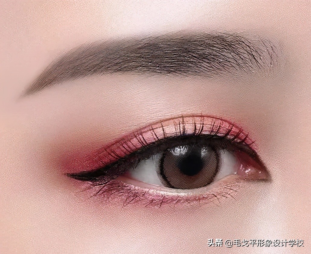 完美日记眼线画法新手,眼线的画法新手简单