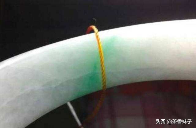 玉石手镯有裂缝能戴吗,玉石手镯长期不佩戴需要怎么保管