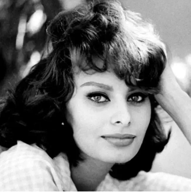 索菲亚写真照全集,索菲亚身材大秀