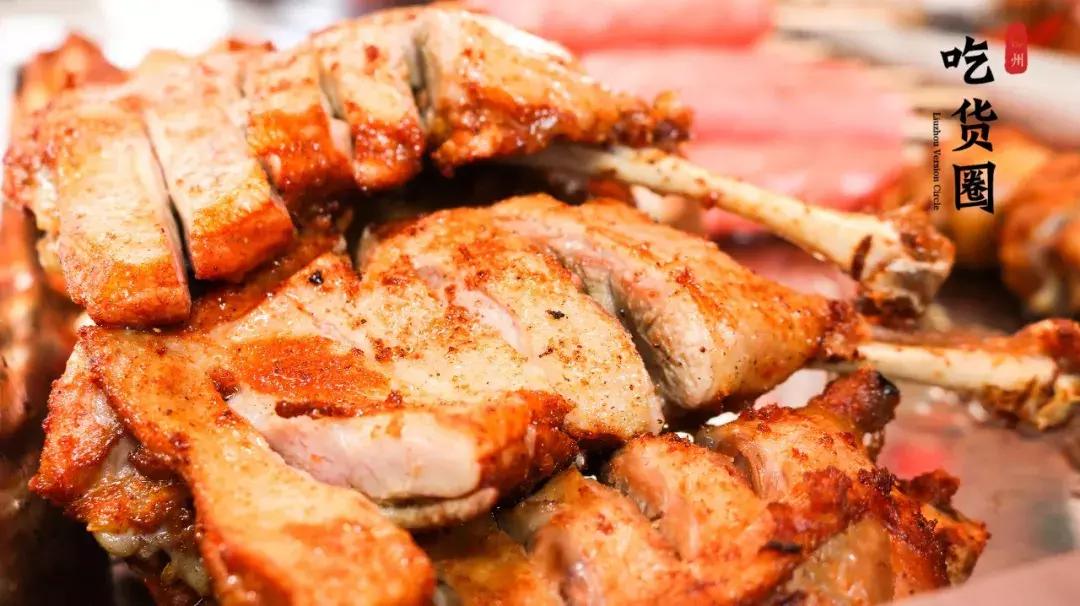 这家五星街不起眼的小吃站，34°高温没空调没座位，每天都排满人