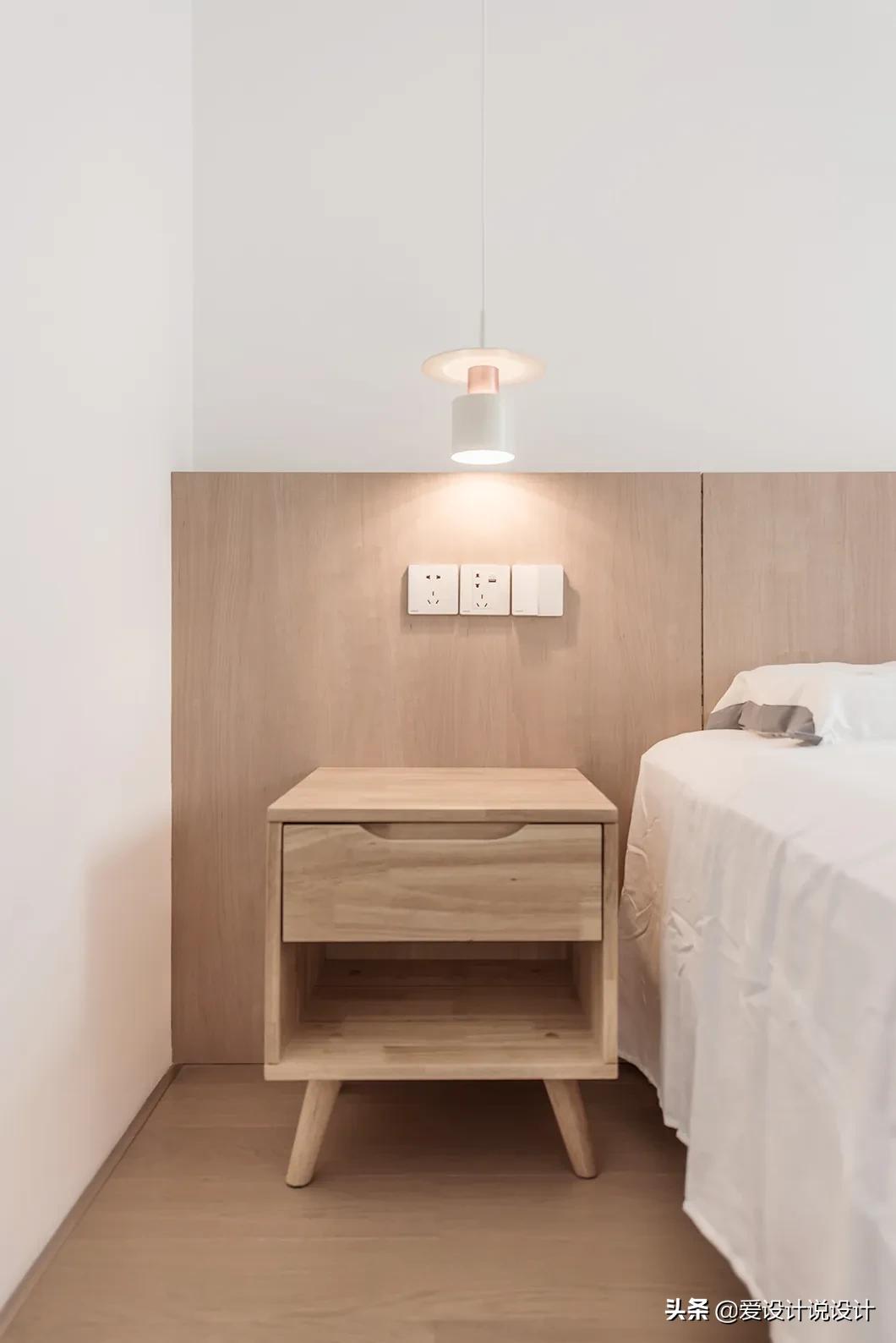 原木是让人清新脱俗的风格,现代简约和原木风混搭