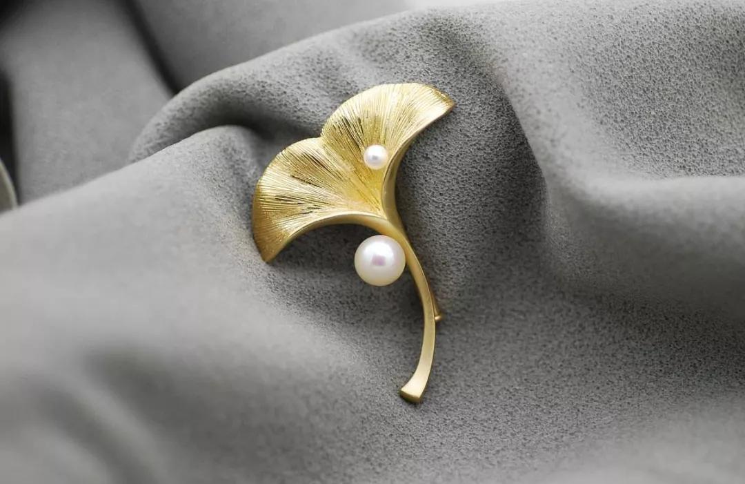 市场上99%的珍珠一碰就掉皮，还卖的死贵！这个“锅”谁来背？