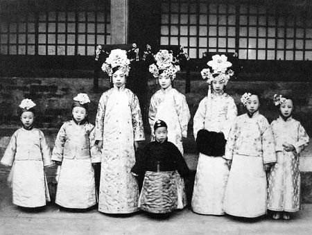 末代皇帝溥仪婉容吵架片段,离开溥仪的婉容最后怎么了