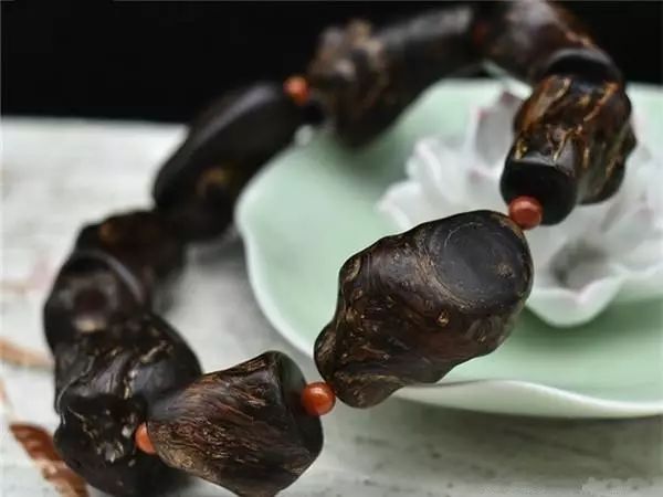 几百块的手串是真的吗,几十元沉香手串到底是不是真的好