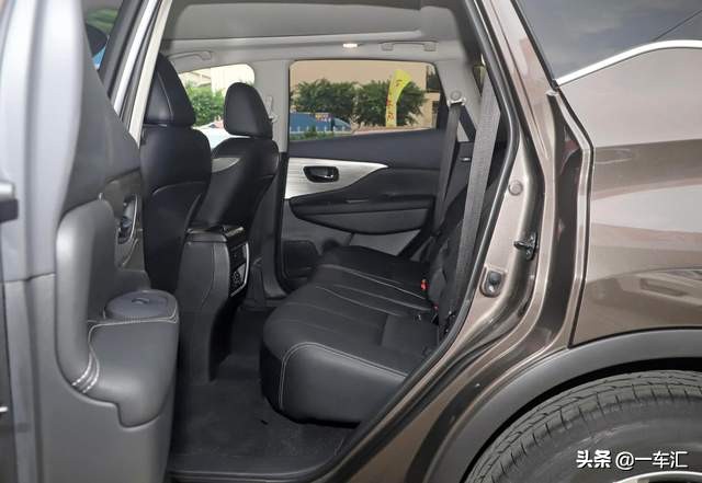 日产楼兰四驱智联版有哪些配置,日产楼兰两驱智联版落地价