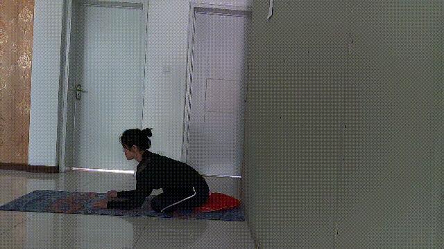 为什么瑜伽不建议练横叉,瑜伽横叉练什么动作最好下得快