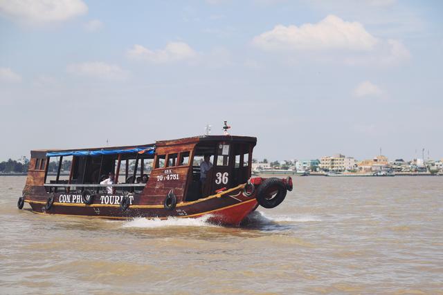 夜游湄公河在哪里看到景点,穿行在路上
