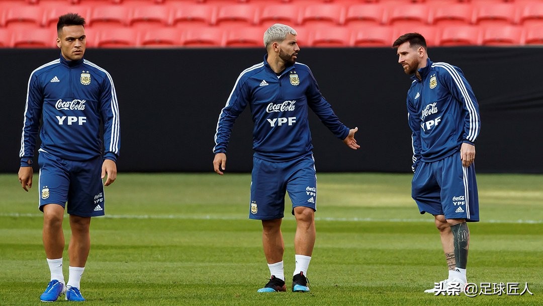 变阵433！曝阿根廷生死战首发：梅西阿圭罗出场，迪巴拉替补