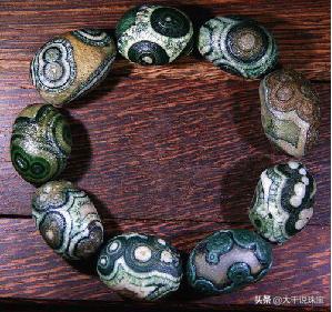 捡块石头1个亿奇石收藏多疯狂,戈壁滩上捡的玛瑙原石图片