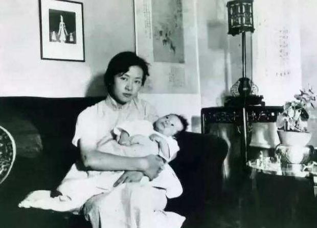 纪梵希赫本林徽因,纪梵希和赫本的爱情故事说明什么