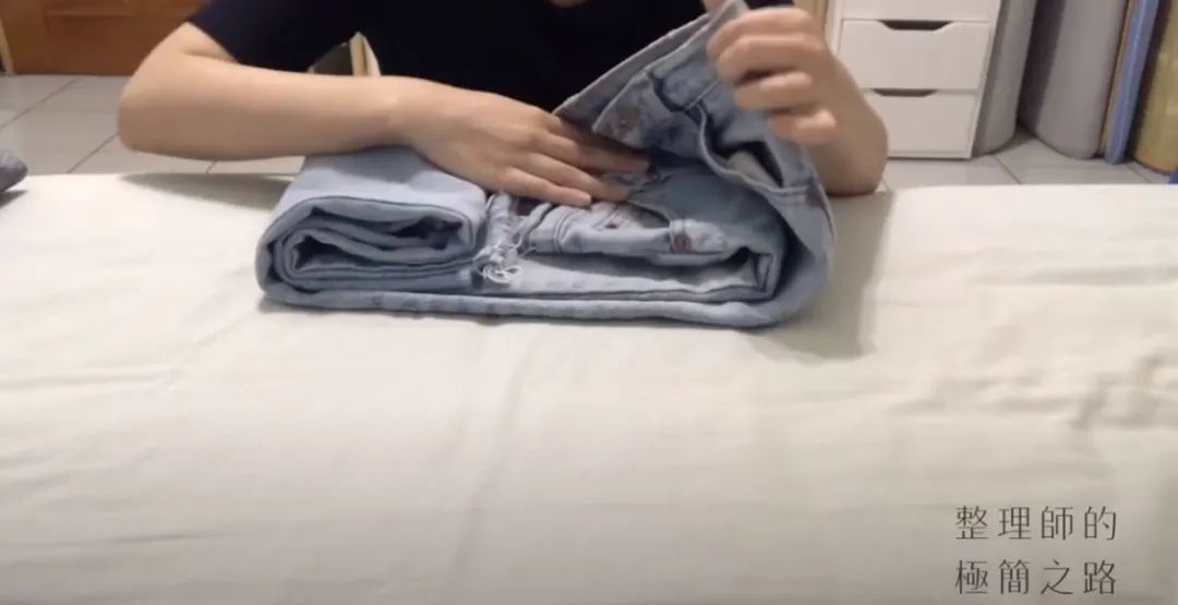 收纳师教你折衣服,折厚衣服的收纳方法
