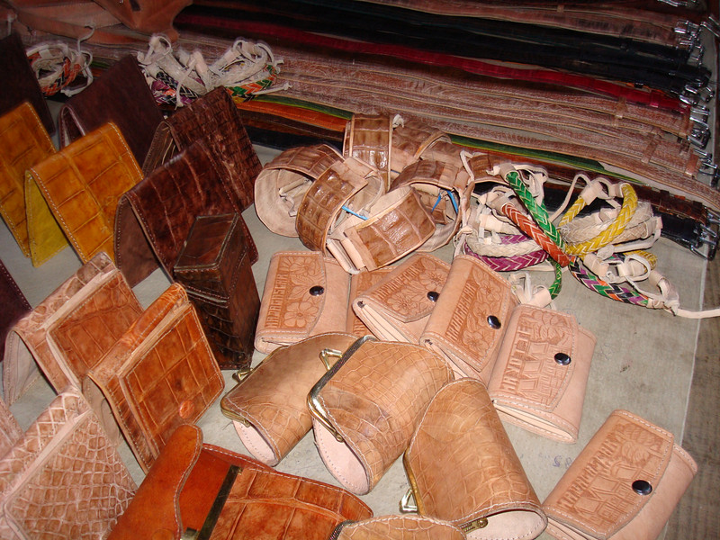 马达加斯加系列：超便宜的纯鳄鱼皮钱包在等着我