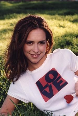 她们是好莱坞典型的花瓶，如今的尴尬处境诠释了演技的重要性