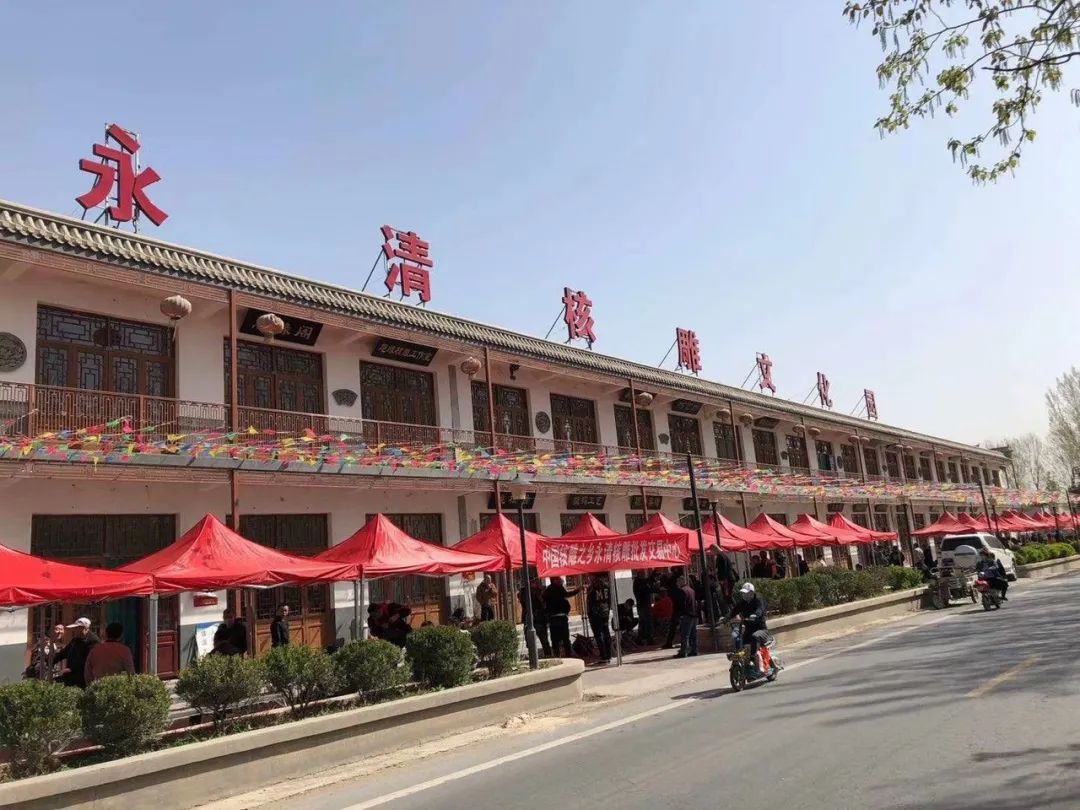 永清核雕摆地摊,卖核雕赚百万元