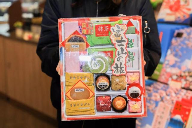 嗲!踏入“宝藏超市”,1秒解锁魔都最in年货指南!