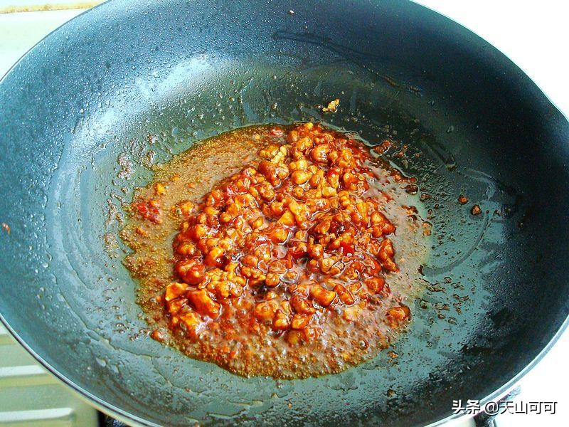 炒肉酱怎么炒好吃,炒肉酱用料比例