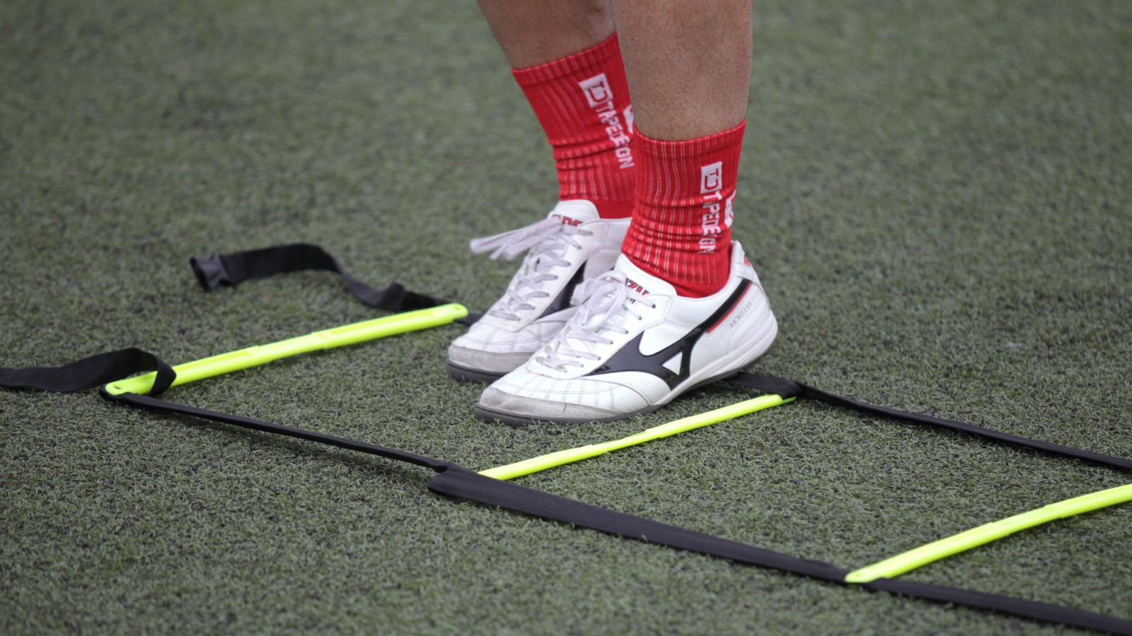 美津浓全新moreliaiitf足球鞋,美津浓morelianeo3