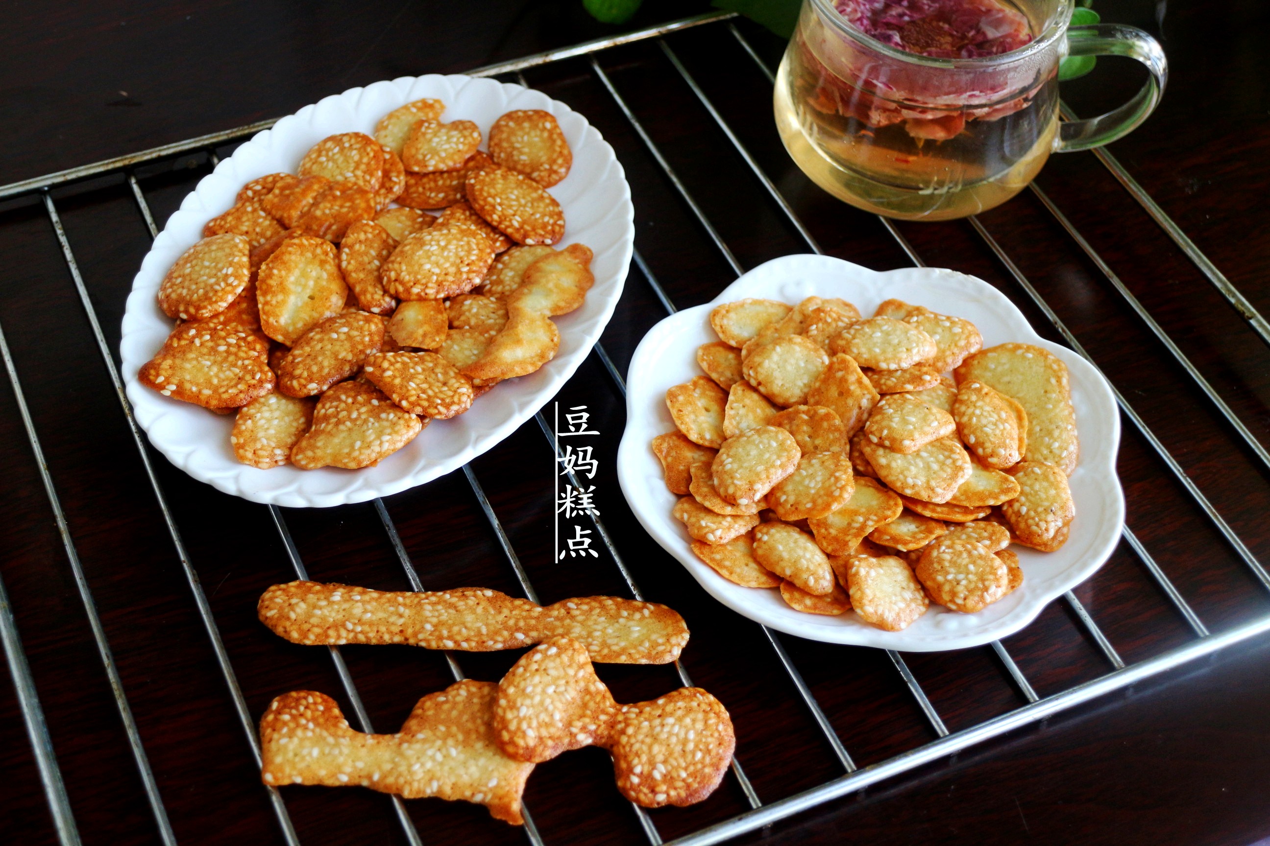 怎么在家做简单的芝麻薄饼,芝麻面糊饼怎么做