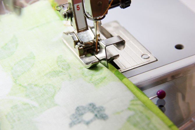 百褶裙有点大了解决小技巧,一条白色百褶裙有多好穿