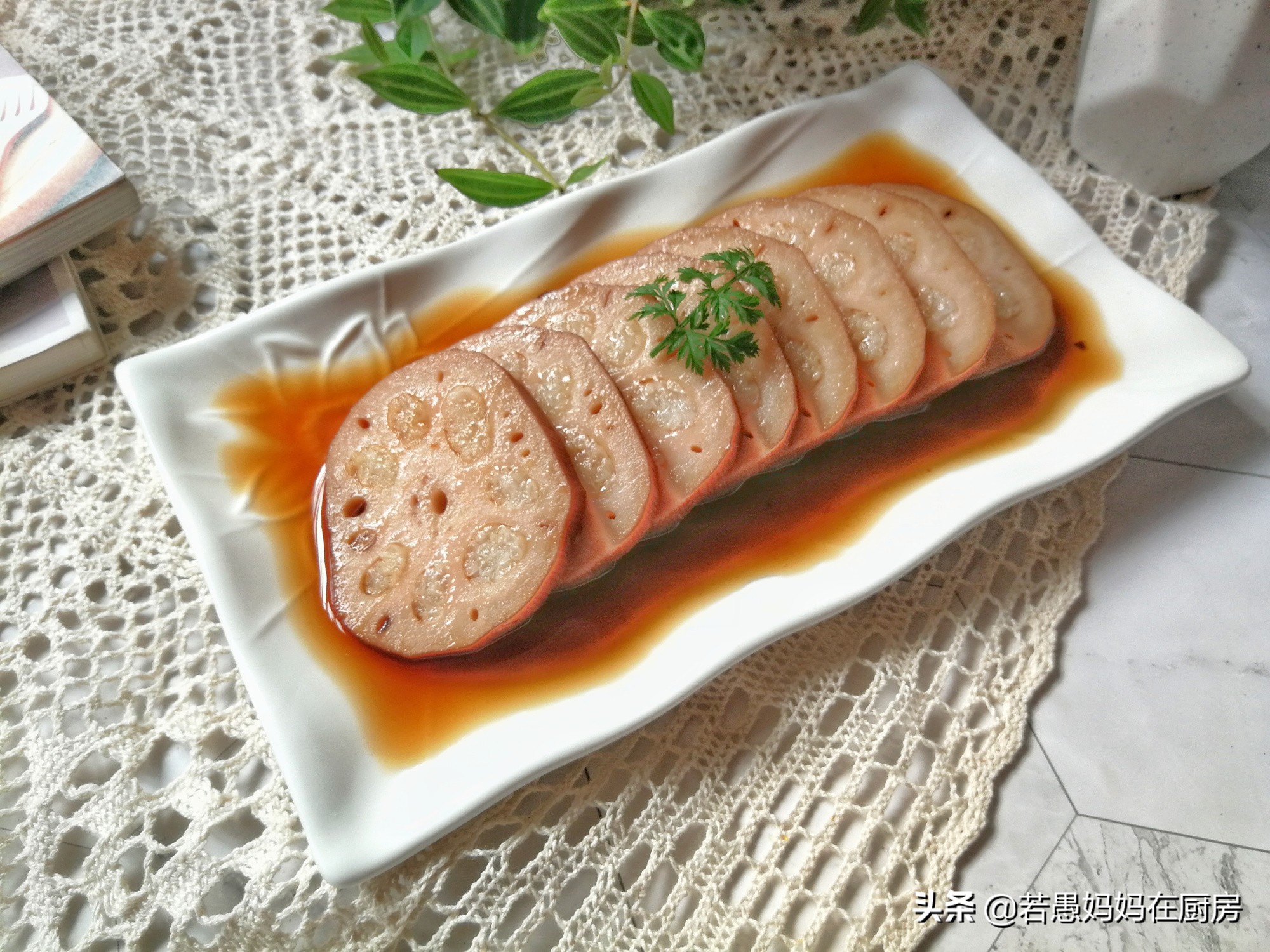 糯米藕怎么弄的又粘稠又好吃,桂花糯米藕怎么做红亮