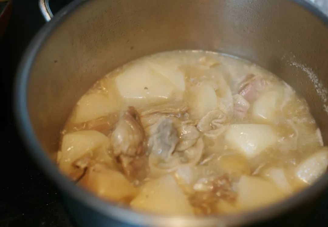 北方坐月子的饮食风俗有什么,坐月子民间禁忌风俗