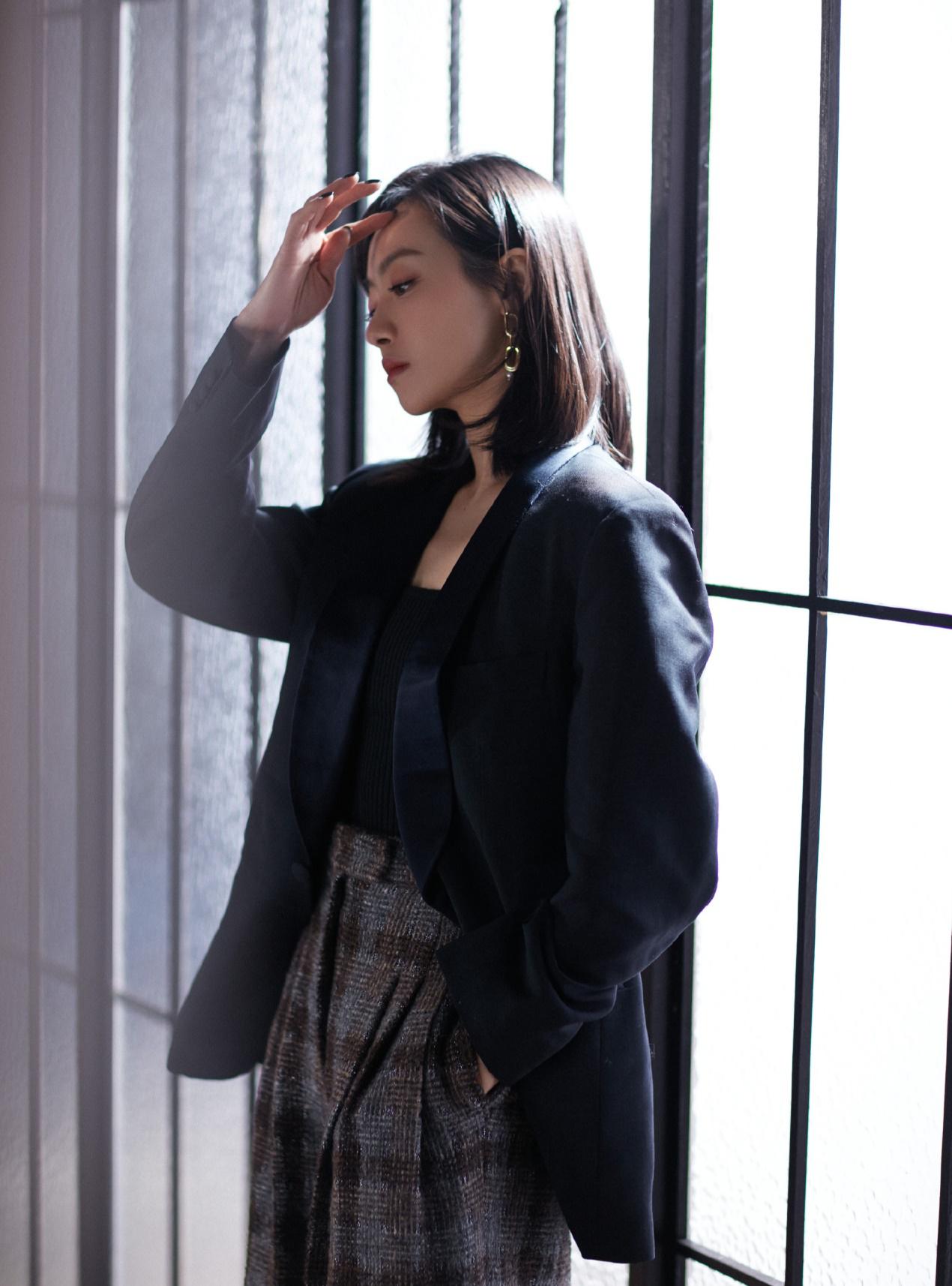 宋茜披针织衫,宋茜身穿紫色外套宋茜霸气上线