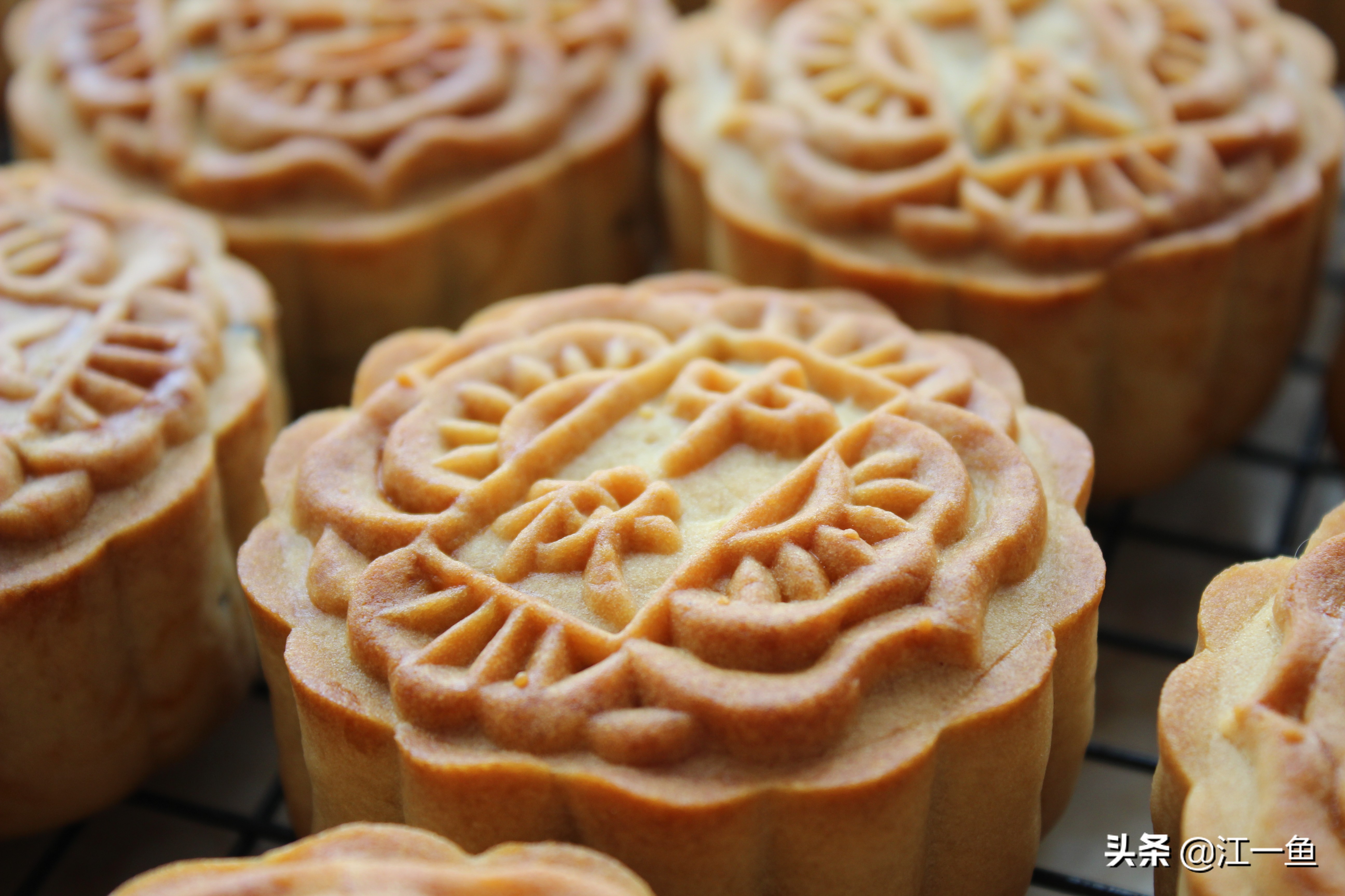 传统香酥脆皮五仁月饼的制作,正宗广式五仁月饼馅料配方和制作