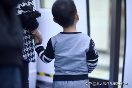 自闭症孩子不愿意买东西,带自闭症的孩子出行的注意事项