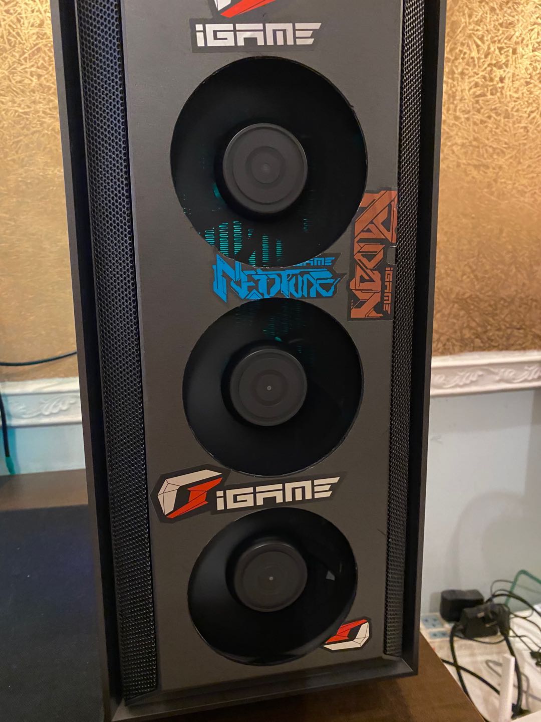 改造机箱散热风扇,台式加装散热风扇教程