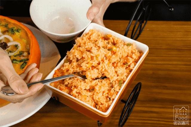 澳门探店｜新马路有一家人气斜坡西餐厅！菠萝BB猪必吃