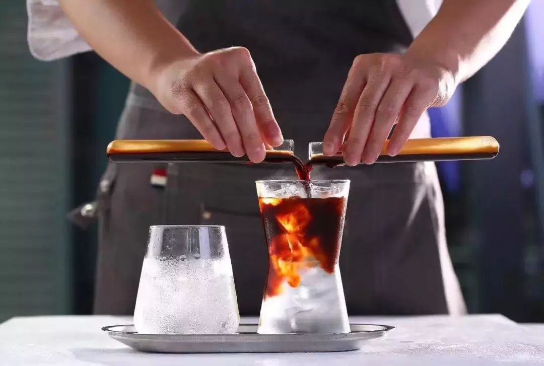 既然年终聚餐躲不掉，那就盘它啊！