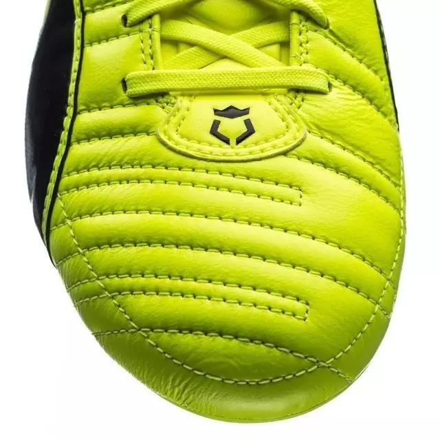 足球鞋怎么挑选布料,如何挑选足球鞋的视频