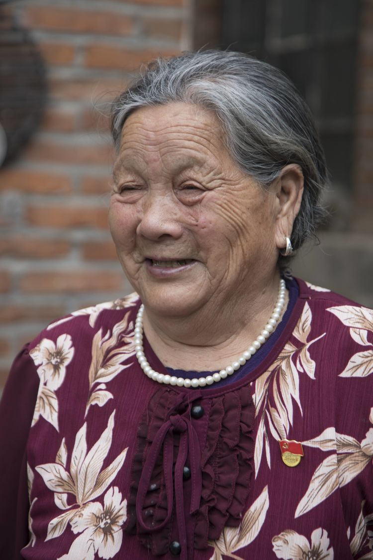 不忘初心牢记使命老党员走访纪实,走访建国前老党员活动