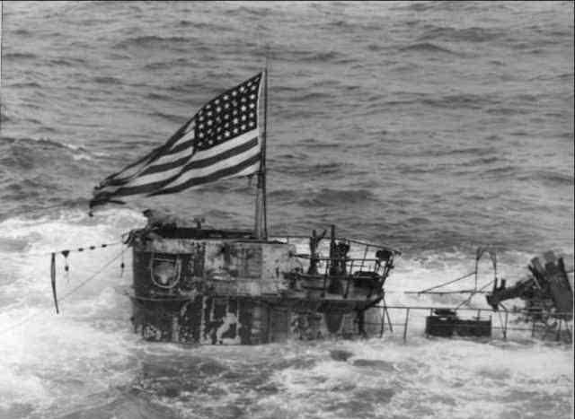 一艘传奇的潜艇,误打误撞侦察到一支舰队,但最后的战果却不如意