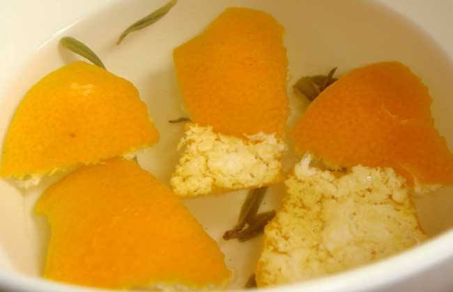 剥下来的橘子皮可以泡水喝吗,用新鲜的橘子皮泡水喝有啥功效