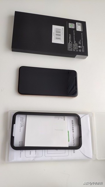 手机贴膜多种贴法,手把手教你手机贴膜新手一看就会